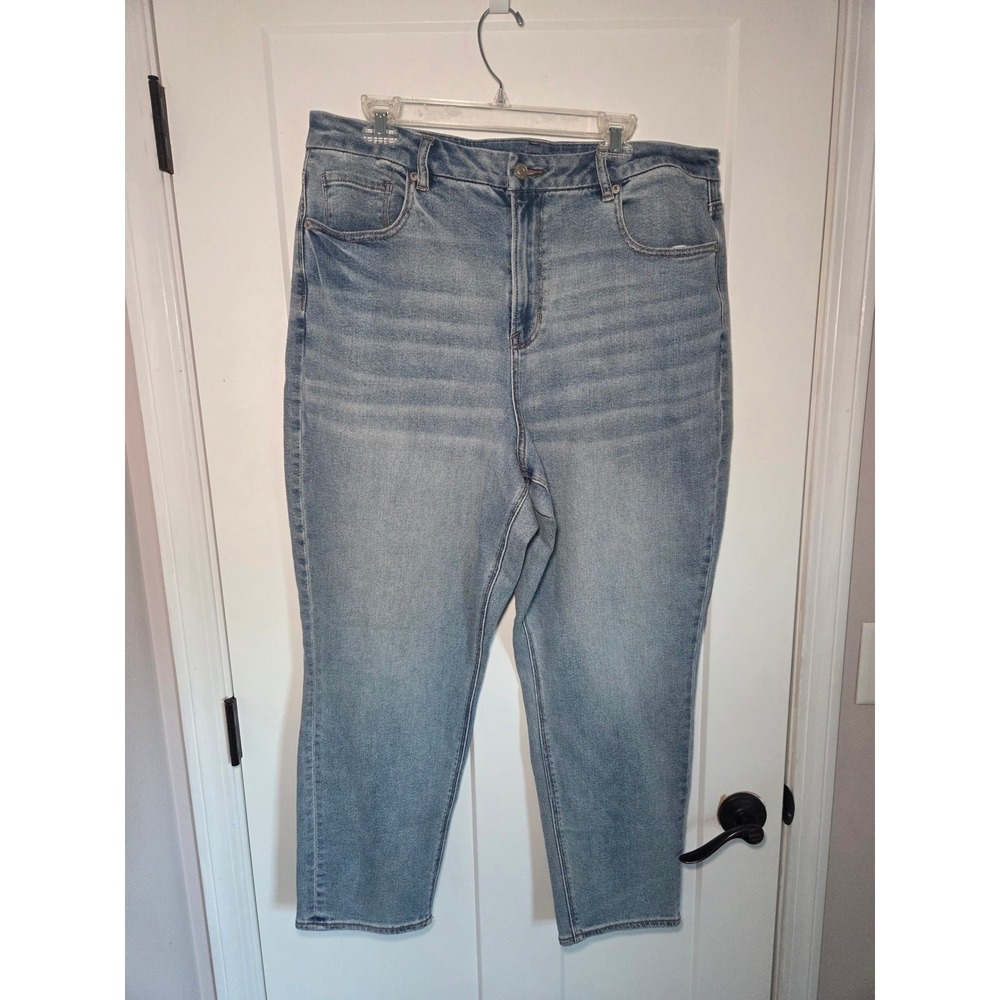 American Eagle Curvy Mom Jeans Medium Vintage Wash Stretch Denim Size 18 Regular